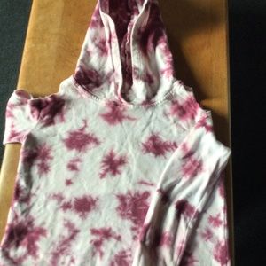 Girls size 8 open shoulder long sleeve shirt